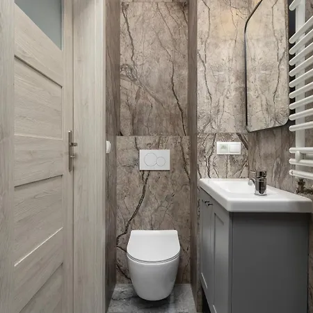 3 Bedroom With Balcony - Skawinska 18 קרקוב
