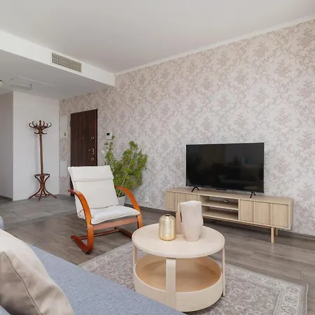 3 Bedroom With Balcony - Skawinska 18 アパート