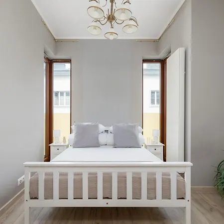 3 Bedroom With Balcony - Skawinska 18 アパート クラクフ