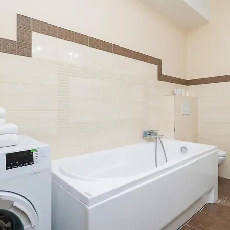 3 Bedroom With Balcony - Skawinska 18 * Cracovia